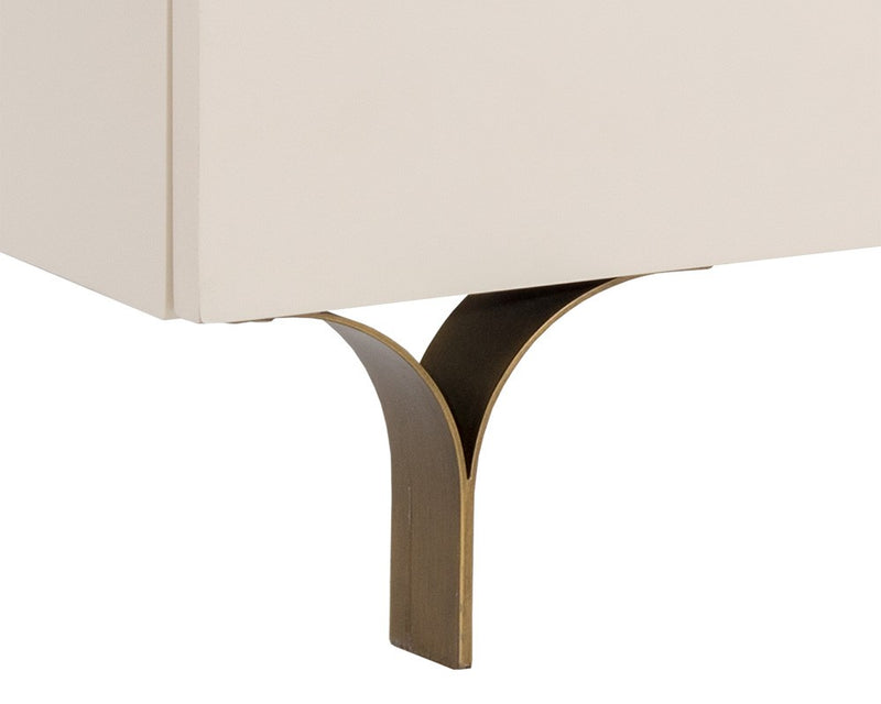 Selina Dresser