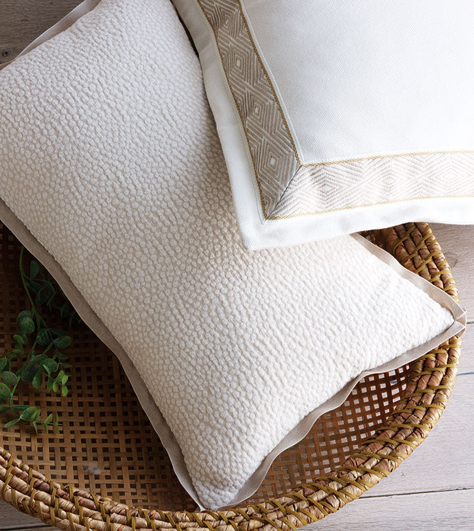 Pallisades Chenille Decorative Pillow